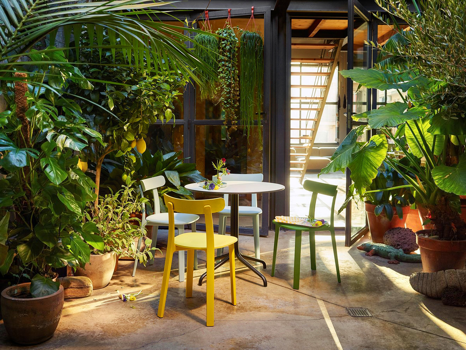 开云（中国） - 桌几|茶几/边几|办公家具|设计师家具|贝尔维尔洽谈台